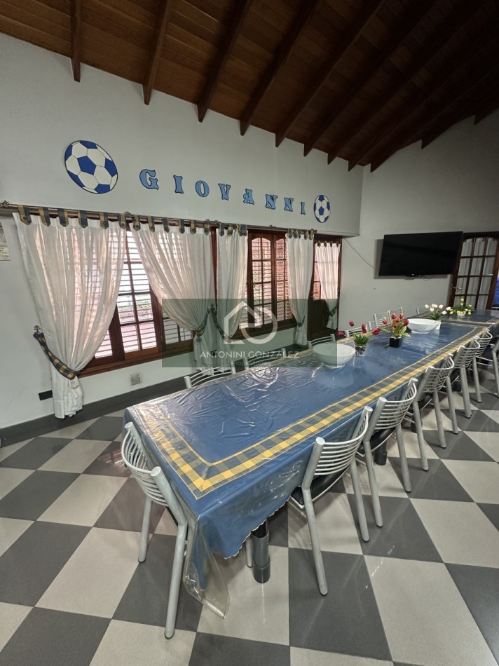 Venta casa 5 ambientes.