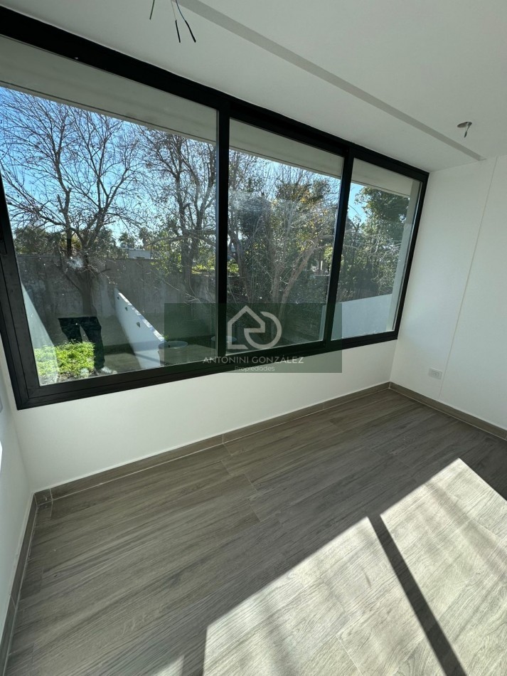 VENTA CASA 5 AMBIENTES A ESTRENAR ITUZAINGO NORTE