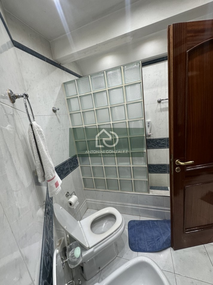 Venta casa 5 ambientes.