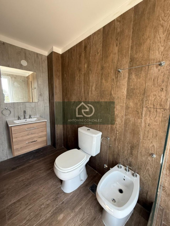 Alquiler 4 ambientes con cochera y parrilla