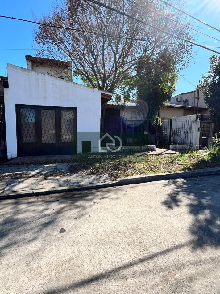 CASA EN VENTA EN ITUZAINGO NORTE A REFACCIONAR