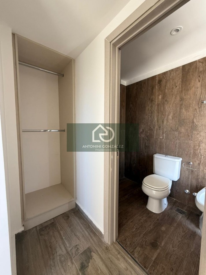 Alquiler 4 ambientes con cochera y parrilla