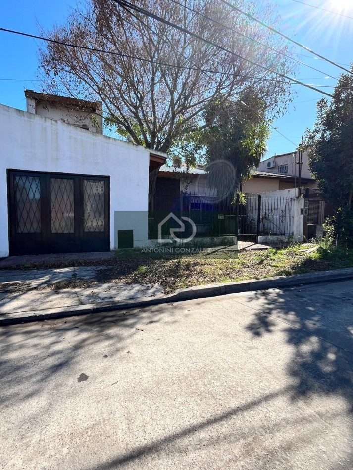 CASA EN VENTA EN ITUZAINGO NORTE A REFACCIONAR
