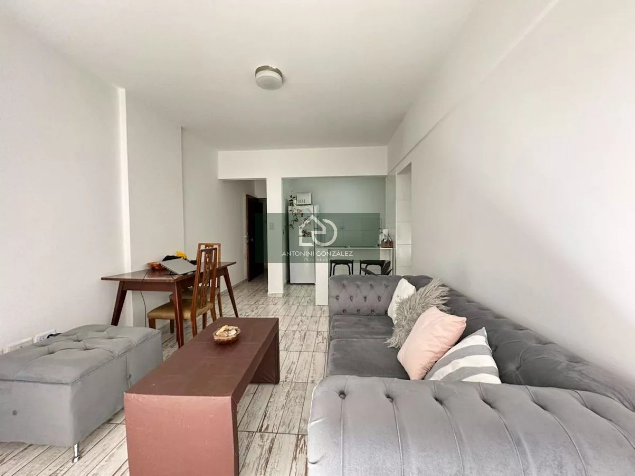 Departamento 2 Ambientes al Frente en Escalada 120 | Balcon Propio | Terraza y Laundry