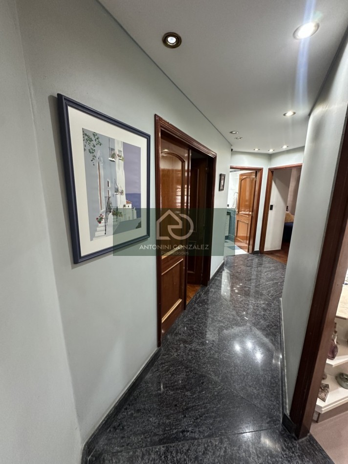 Venta casa 5 ambientes.