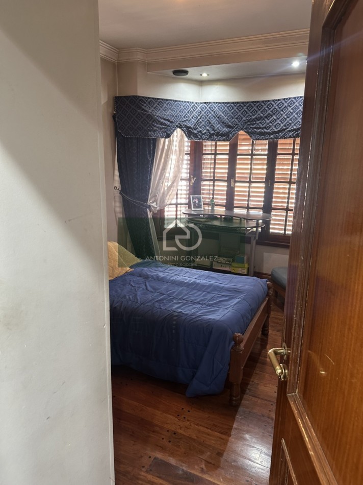 Venta casa 5 ambientes.