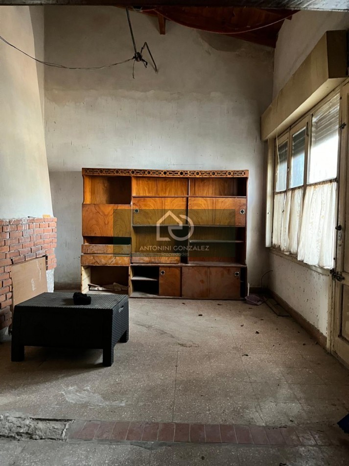 CASA EN VENTA EN ITUZAINGO NORTE A REFACCIONAR