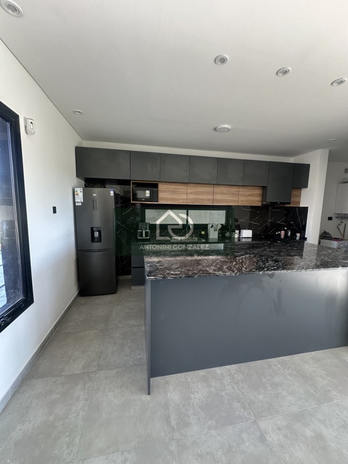 Venta casa 4 ambientes