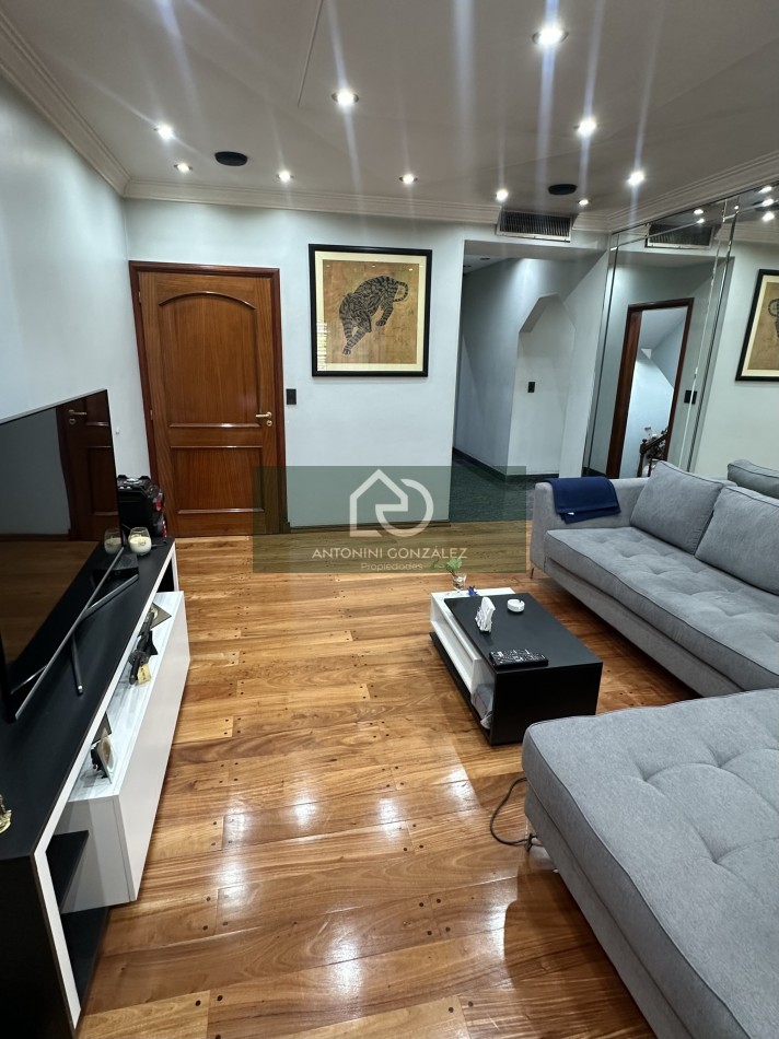 Venta casa 5 ambientes.