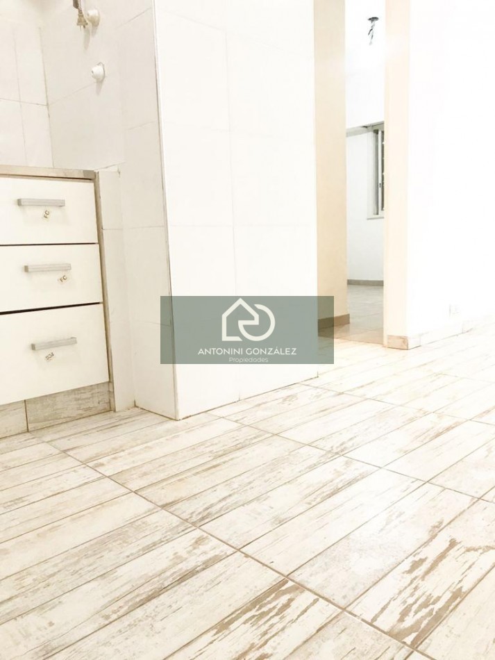 Departamento 2 Ambientes al Frente en Escalada 120 | Balcon Propio | Terraza y Laundry