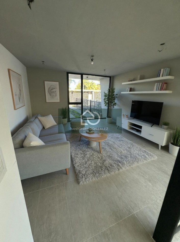  CASA EN VENTA  5 AMBIENTES A ESTRENAR ITUZAINGO NORTE