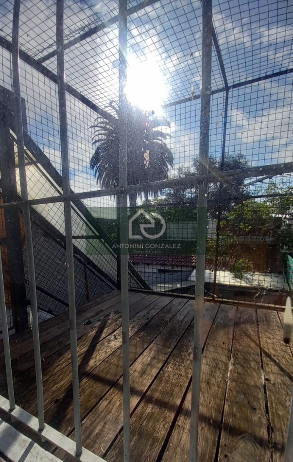 VENTA PH 3 AMBIENTES EN MORON A REFACCIONAR