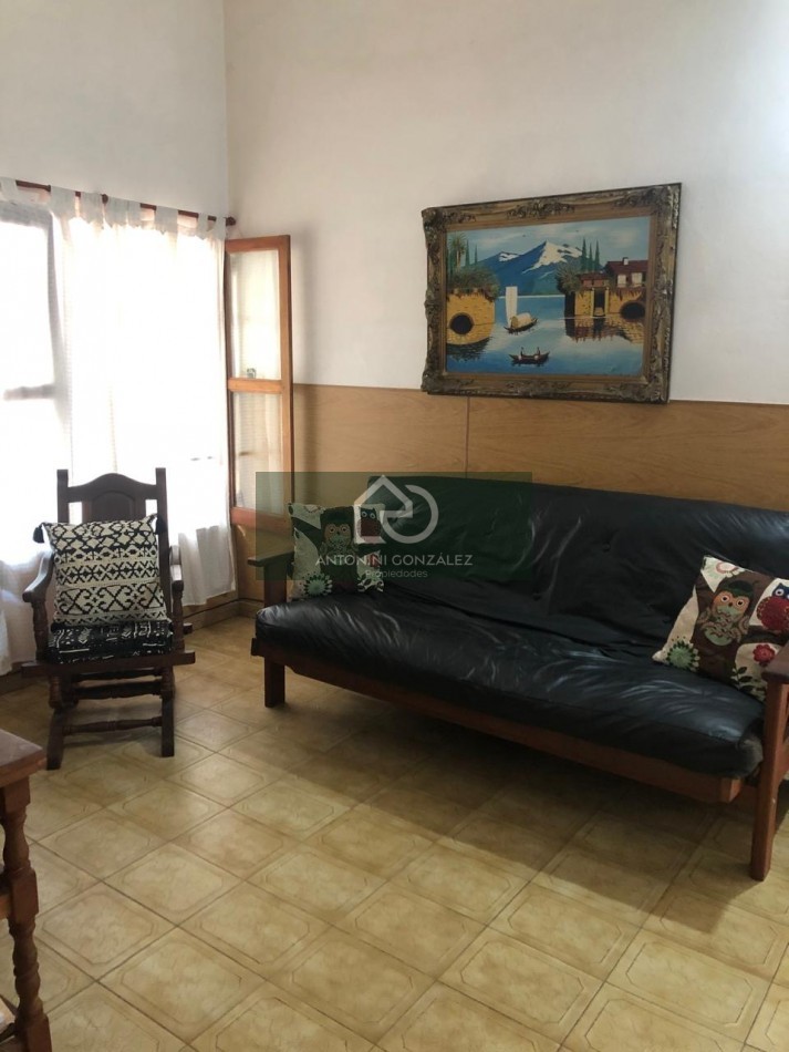 Venta casa en block de 3 ambientes mas monoambiente.