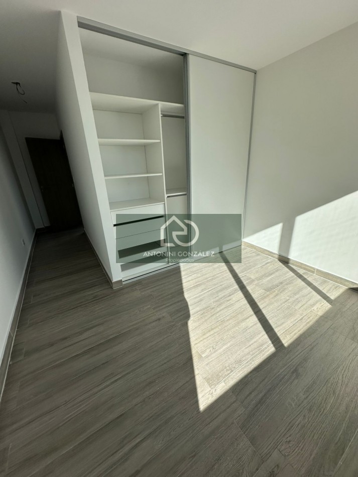 VENTA CASA 5 AMBIENTES A ESTRENAR ITUZAINGO NORTE