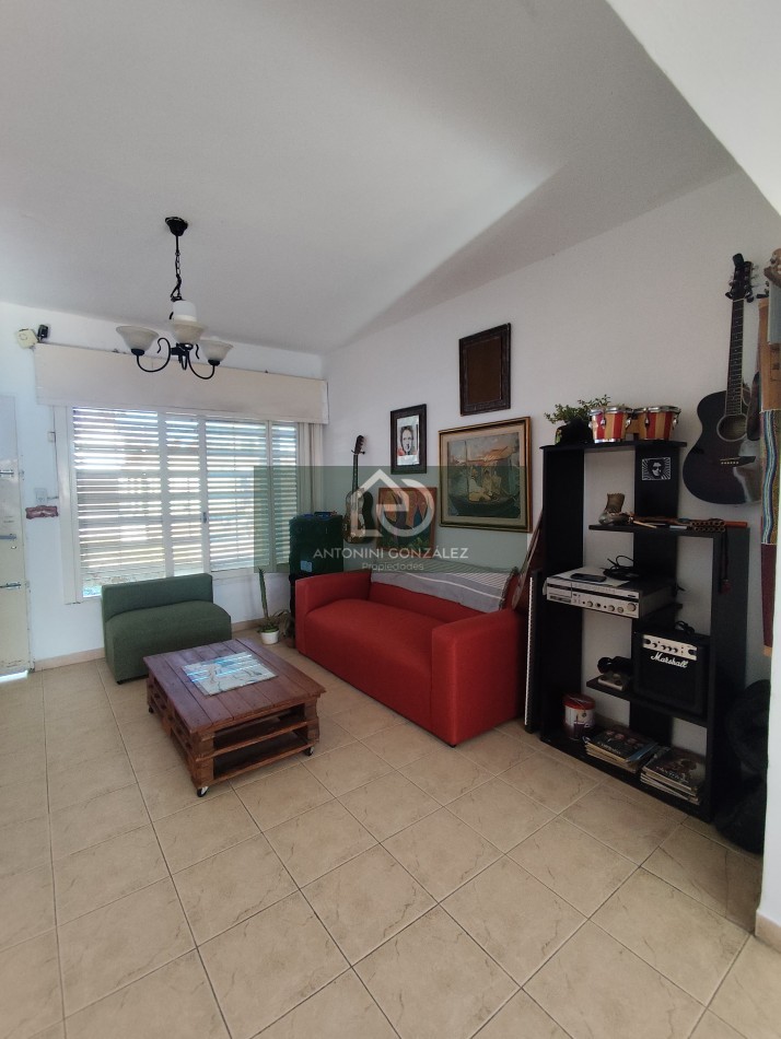 Casa 3 ambientes + local en venta