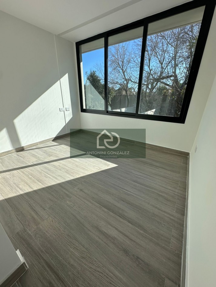 VENTA CASA 5 AMBIENTES A ESTRENAR ITUZAINGO NORTE