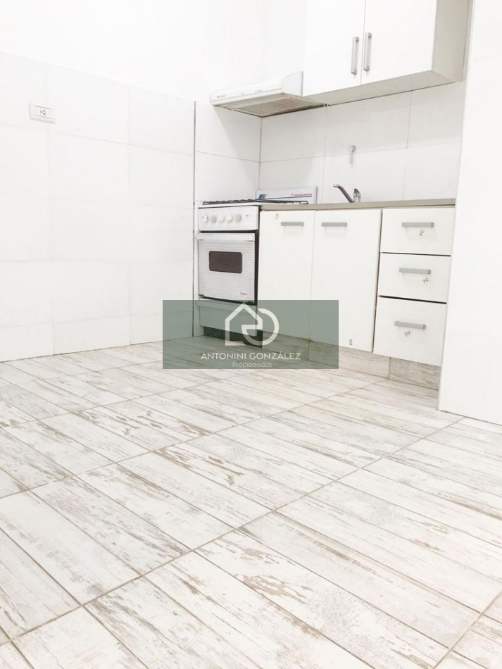 Departamento 2 Ambientes al Frente en Escalada 120 | Balcon Propio | Terraza y Laundry