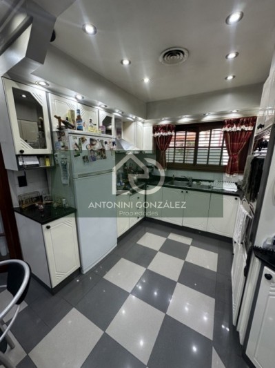 Venta casa 5 ambientes.