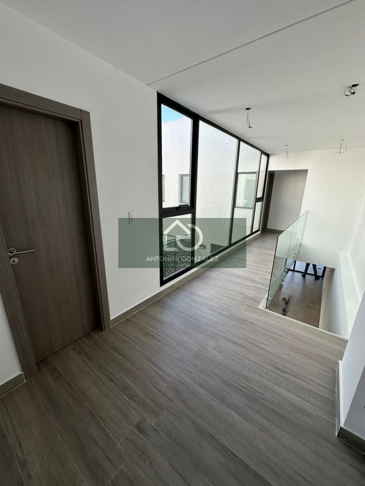 VENTA CASA 5 AMBIENTES A ESTRENAR ITUZAINGO NORTE