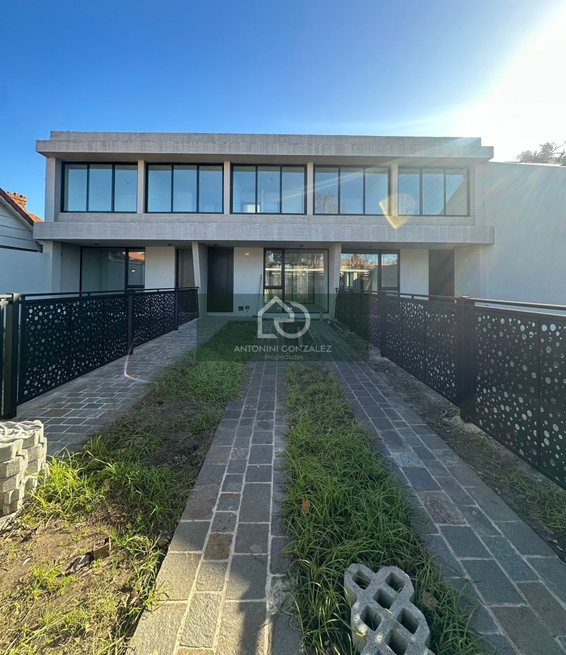 VENTA CASA 5 AMBIENTES A ESTRENAR ITUZAINGO NORTE