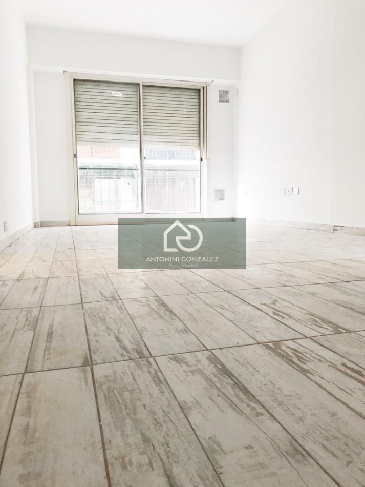 Departamento 2 Ambientes al Frente en Escalada 120 | Balcon Propio | Terraza y Laundry