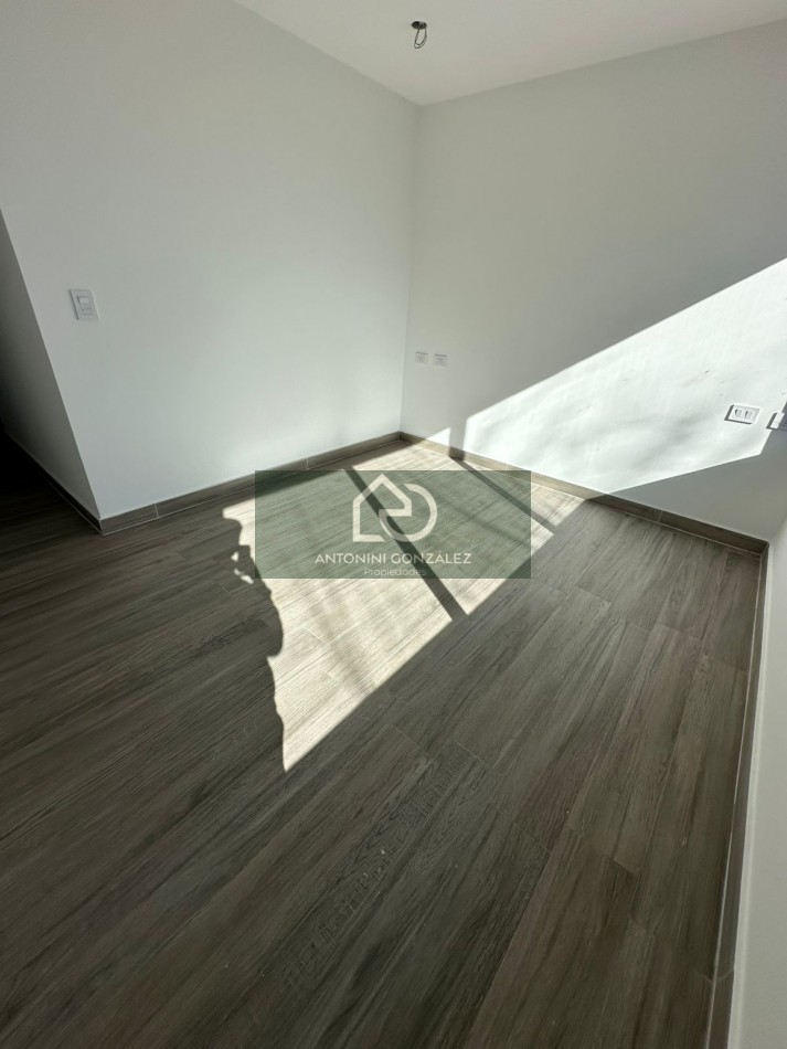 VENTA CASA 5 AMBIENTES A ESTRENAR ITUZAINGO NORTE