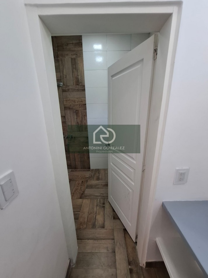  Casa Moderna sobre Lote de 650m2 con Piscina en La Reja (Moreno)