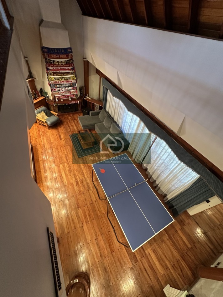 Venta casa 5 ambientes.