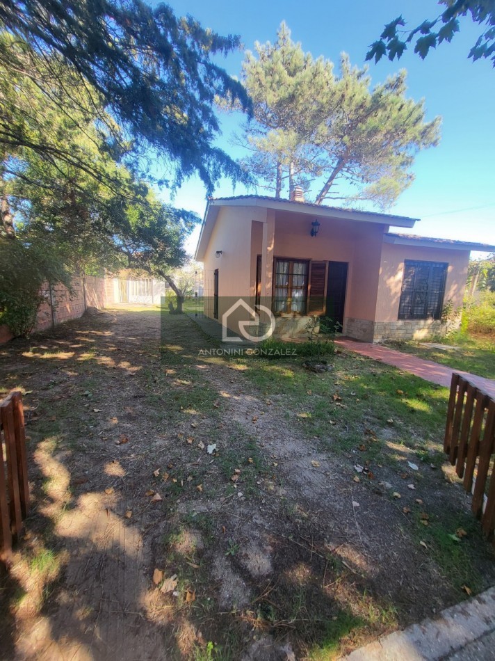 Venta casa en block de 3 ambientes mas monoambiente.