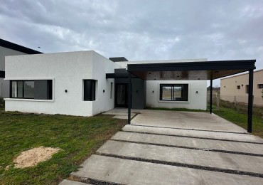 Venta casa 4 ambientes barrio cerrado lujan