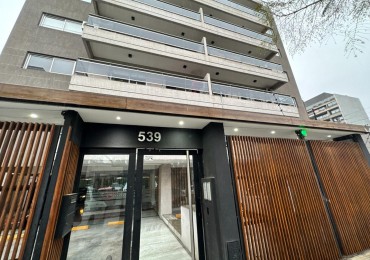 Departamento 4 Ambientes en Duplex con Terraza Privada, Jacuzzi y Cochera - Moron Centro