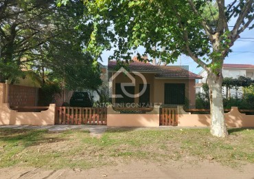 Venta casa en block de 3 ambientes mas monoambiente.
