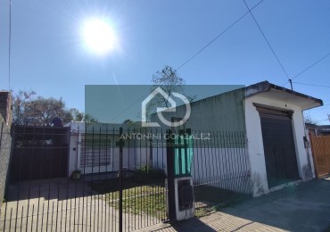 Casa 3 ambientes + local en venta